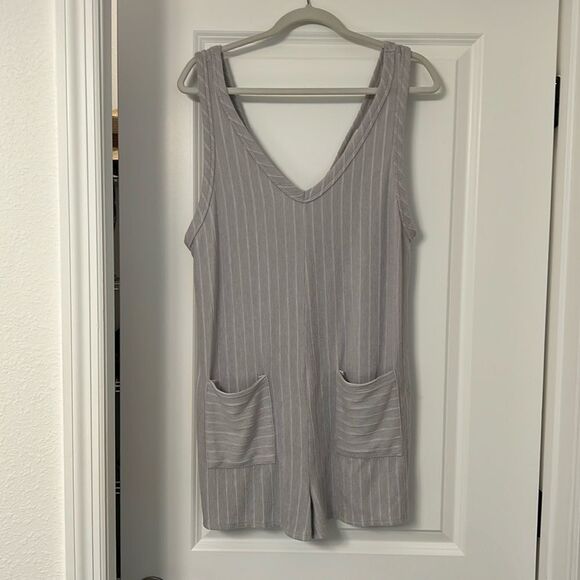 Pants - Grey jumper